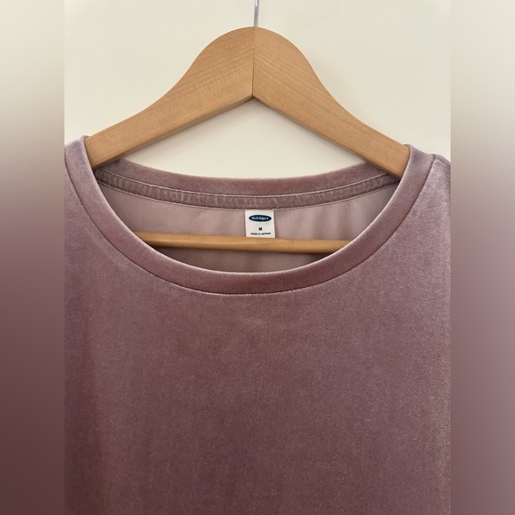 🛍️ $5 SALE Old Navy Velvet Crew Neck, EUC, size medium. - Picture 4 of 6